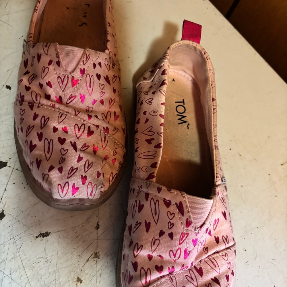 Toms Pink Heart Pattern Slippers